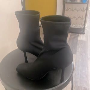 Square toe 3 in half boots